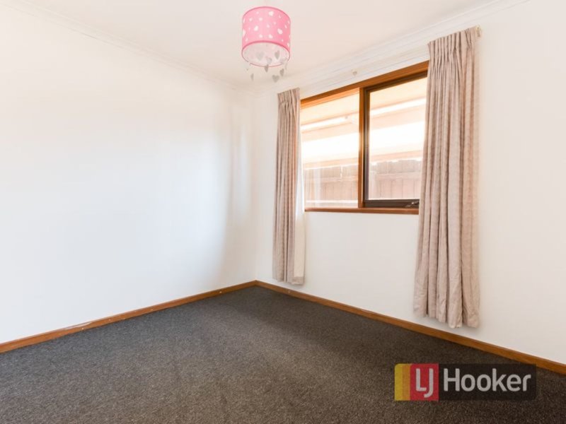 Photo - 10 Simon Court, Hampton Park VIC 3976 - Image 6