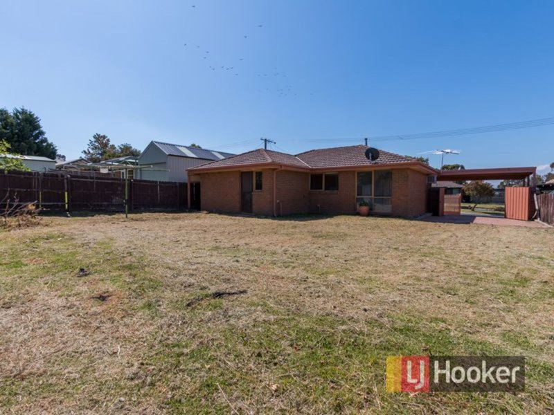 Photo - 10 Simon Court, Hampton Park VIC 3976 - Image 10