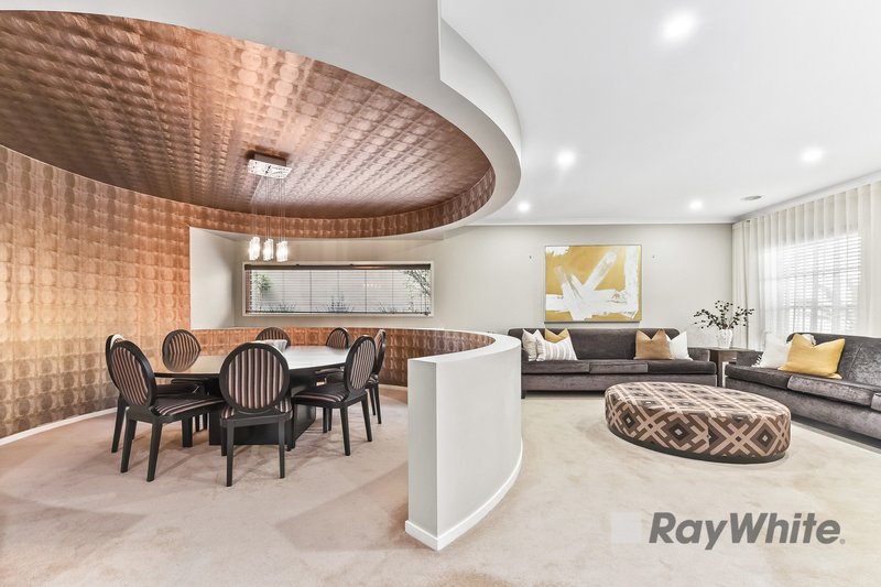 Photo - 10 Skyline Way, Berwick VIC 3806 - Image 4