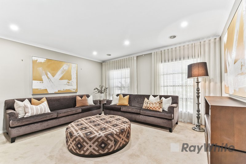 Photo - 10 Skyline Way, Berwick VIC 3806 - Image 5