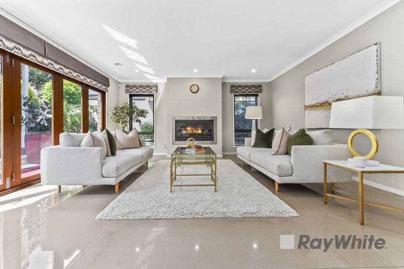 Photo - 10 Skyline Way, Berwick VIC 3806 - Image 8