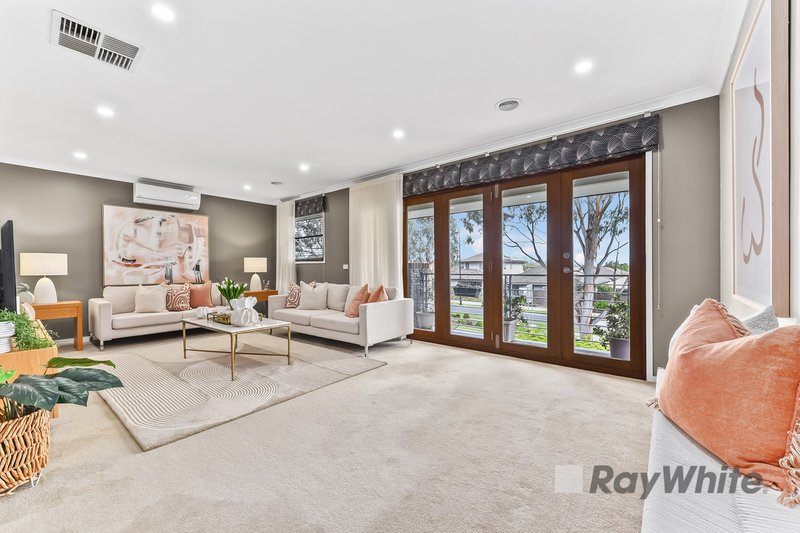 Photo - 10 Skyline Way, Berwick VIC 3806 - Image 12