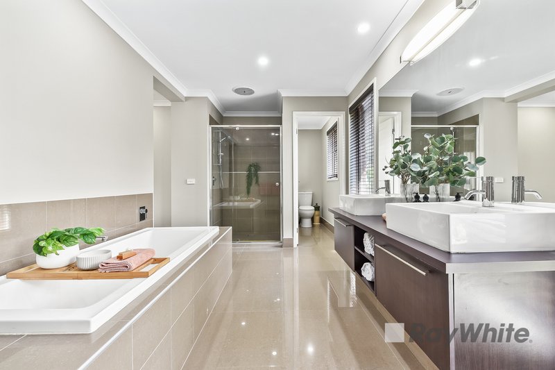 Photo - 10 Skyline Way, Berwick VIC 3806 - Image 14