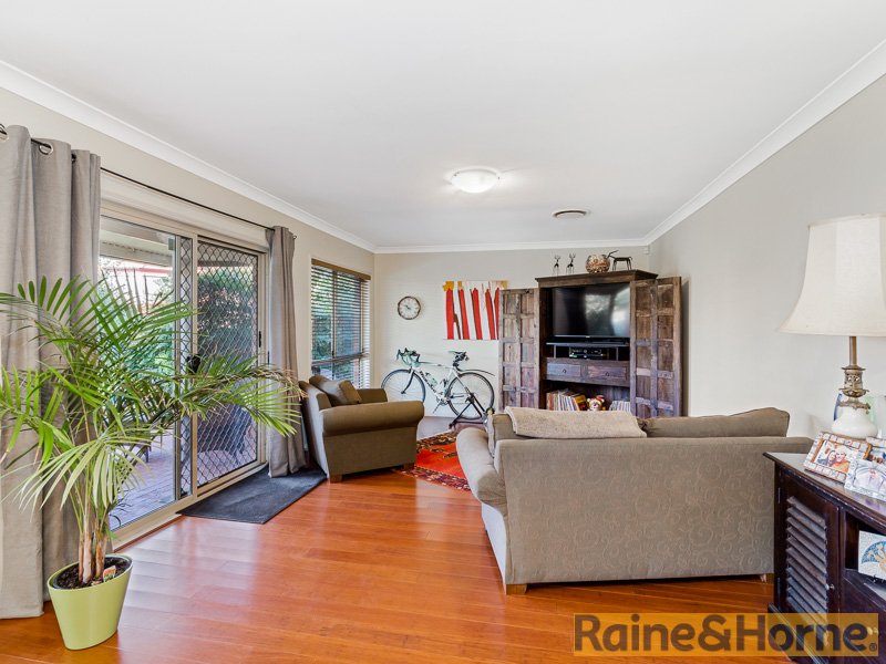 Photo - 10 Softwood Avenue, Beaumont Hills NSW 2155 - Image 5