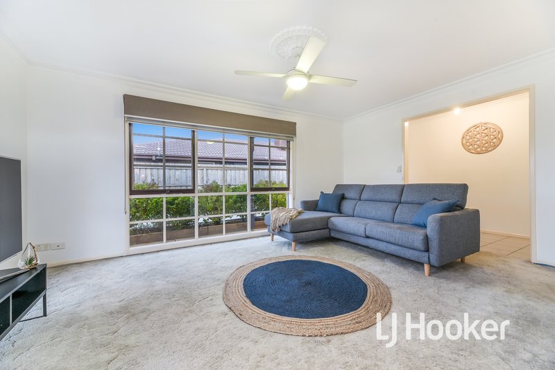 Photo - 10 South Anderson Court, Cranbourne VIC 3977 - Image 3