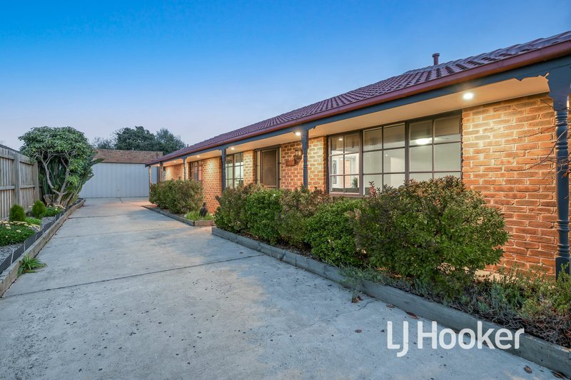 Photo - 10 South Anderson Court, Cranbourne VIC 3977 - Image 2