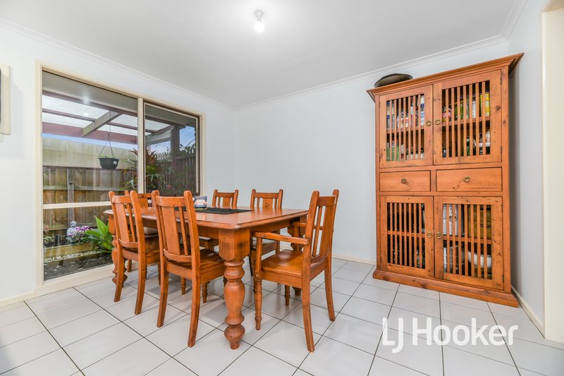 Photo - 10 South Anderson Court, Cranbourne VIC 3977 - Image 6