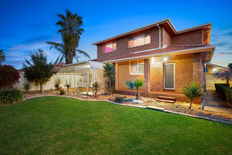 Photo - 10 Spaniel Court, Mill Park VIC 3082 - Image 8