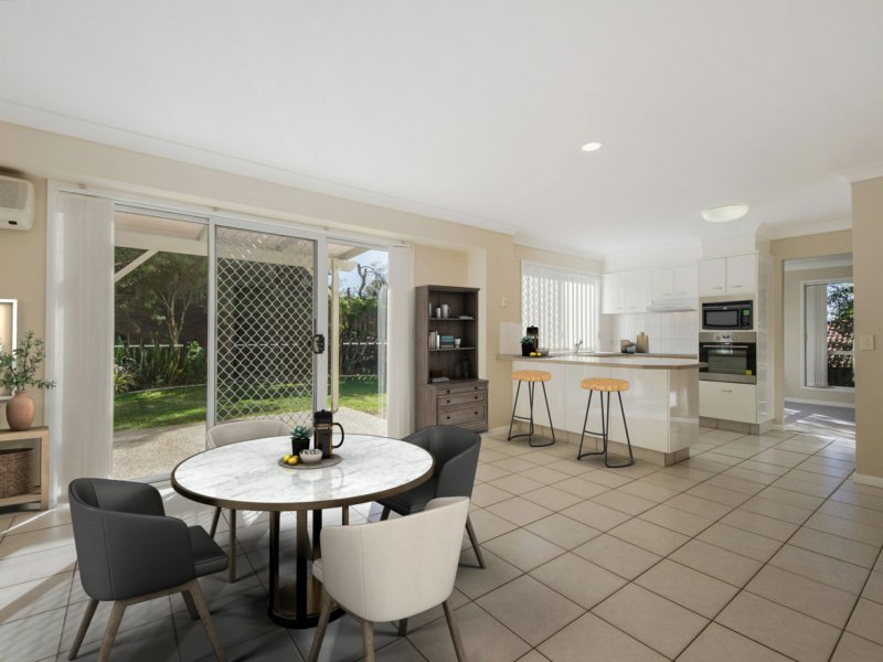 Photo - 10 Sparford Close, Mudgeeraba QLD 4213 - Image 4