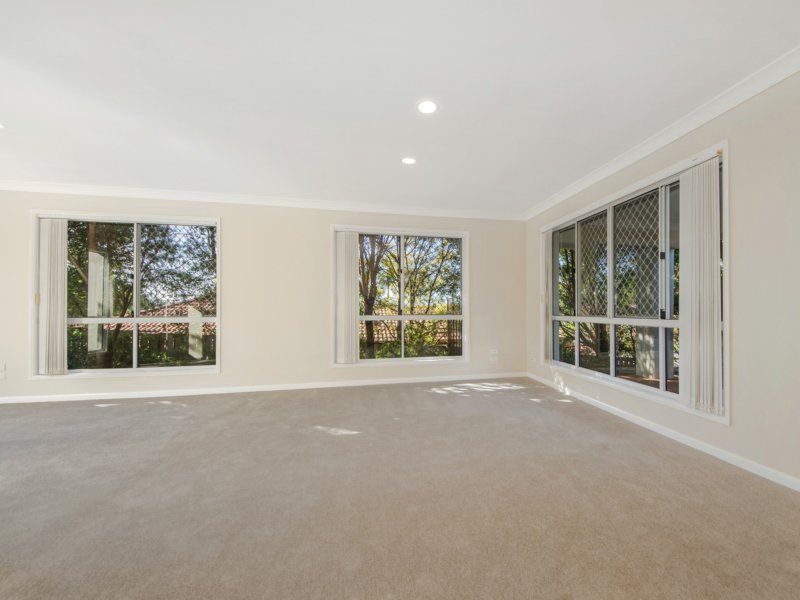 Photo - 10 Sparford Close, Mudgeeraba QLD 4213 - Image 9