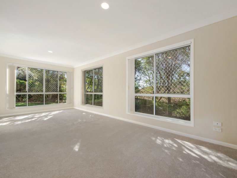 Photo - 10 Sparford Close, Mudgeeraba QLD 4213 - Image 12