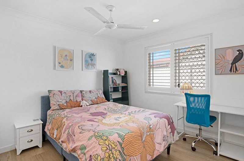 Photo - 10 Sparrow Place, Burleigh Waters QLD 4220 - Image 6