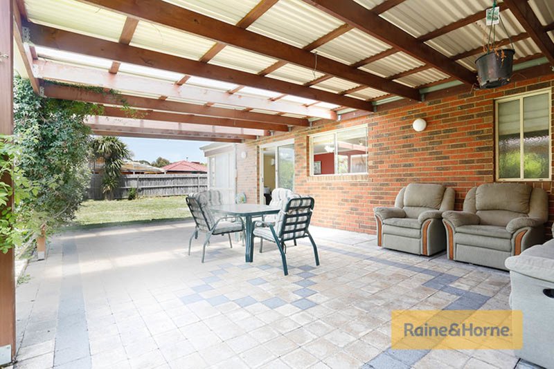 Photo - 10 Spence Avenue, Roxburgh Park VIC 3064 - Image 8