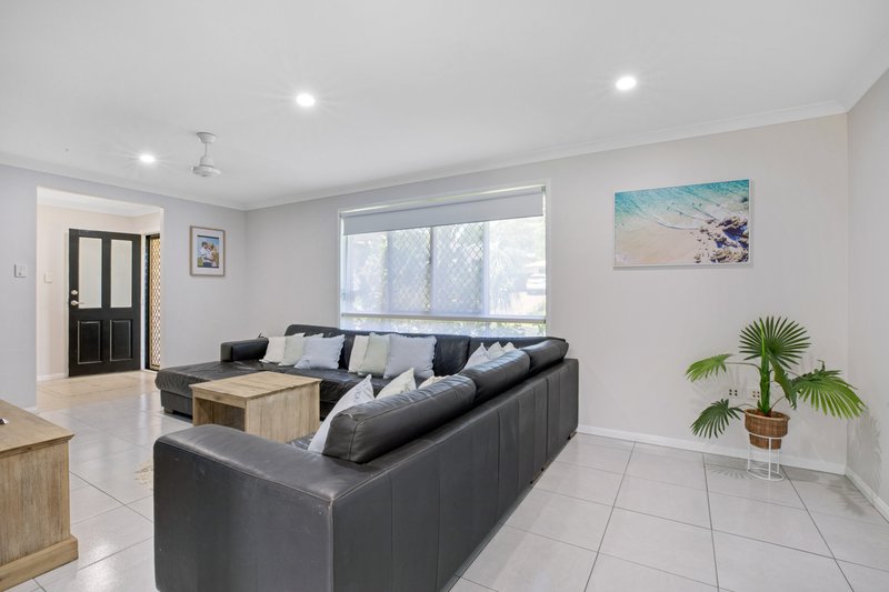 Photo - 10 Spinks Court, Eimeo QLD 4740 - Image 3