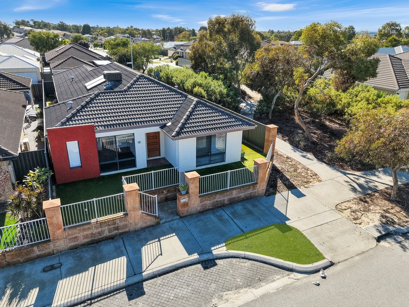 Photo - 10 Splendens Avenue, Banksia Grove WA 6031 - Image 1