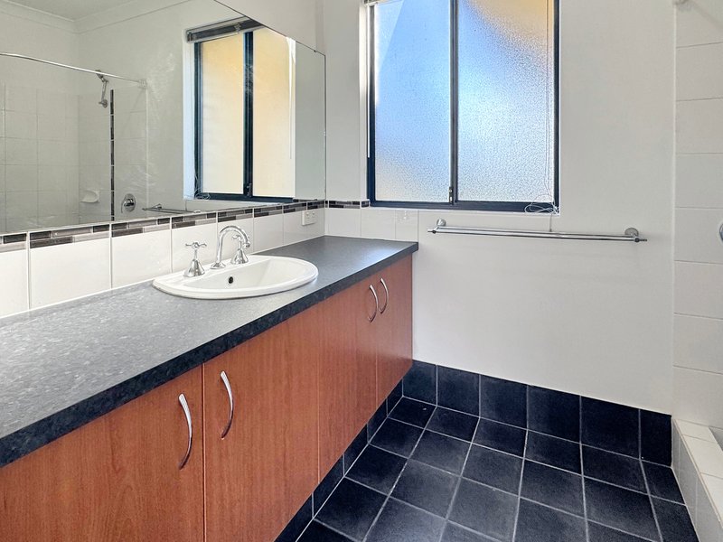 Photo - 10 Splendens Avenue, Banksia Grove WA 6031 - Image 9