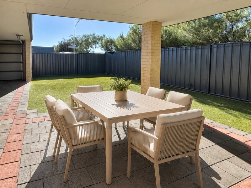 Photo - 10 Splendens Avenue, Banksia Grove WA 6031 - Image 14