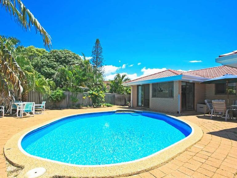 Photo - 10 Spoonbill Court, Burleigh Waters QLD 4220 - Image 3