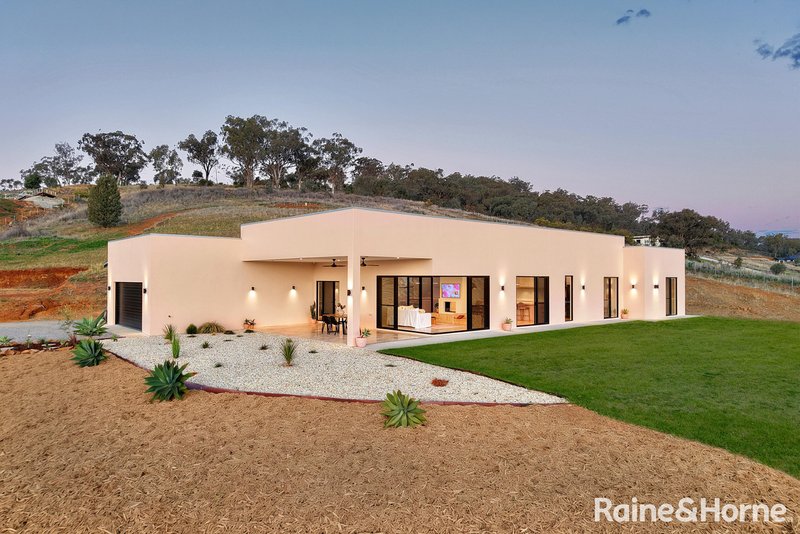 Photo - 10 Spur Wing Close, Tamworth NSW 2340 - Image 1