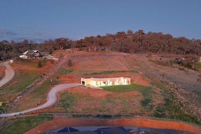 Photo - 10 Spur Wing Close, Tamworth NSW 2340 - Image 31