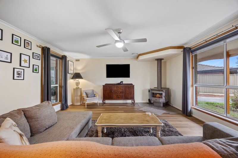 Photo - 10 St Georges Court, Sebastopol VIC 3356 - Image 5