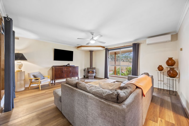 Photo - 10 St Georges Court, Sebastopol VIC 3356 - Image 6
