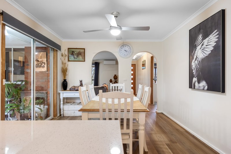 Photo - 10 St Georges Court, Sebastopol VIC 3356 - Image 11