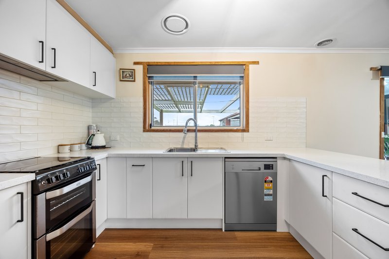Photo - 10 St Georges Court, Sebastopol VIC 3356 - Image 15