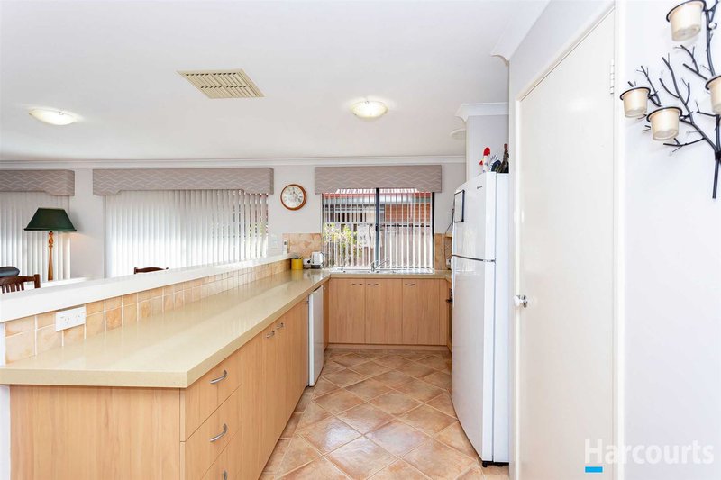 Photo - 10 St Helens Grove, Landsdale WA 6065 - Image 3