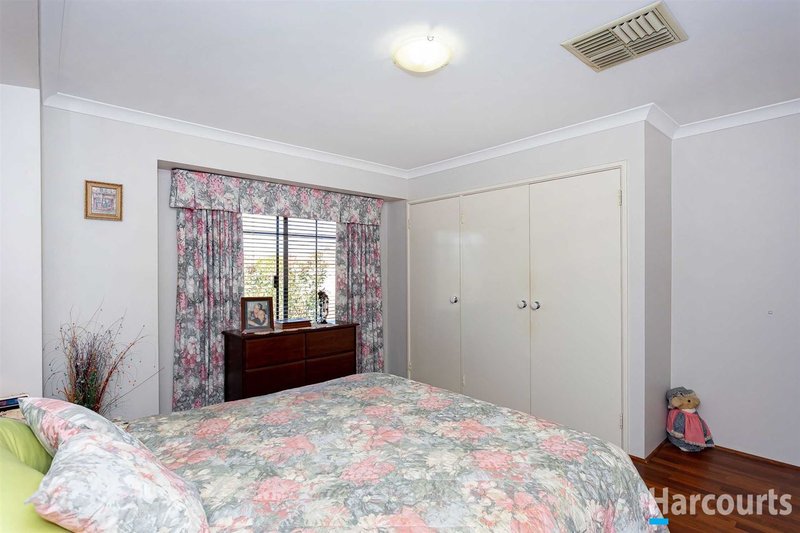 Photo - 10 St Helens Grove, Landsdale WA 6065 - Image 16