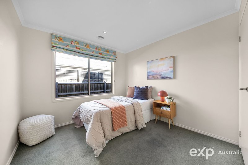 Photo - 10 St James Wood Drive, Tarneit VIC 3029 - Image 10