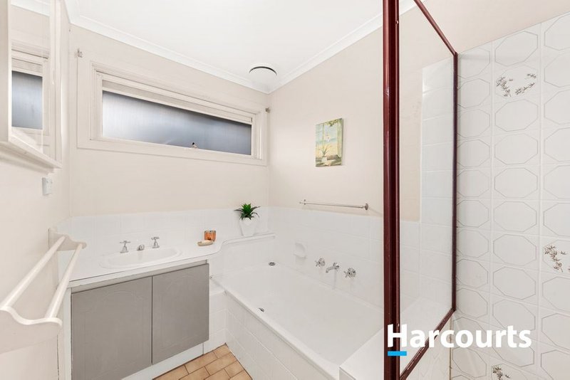 Photo - 10 St Martins Court, Wantirna South VIC 3152 - Image 8