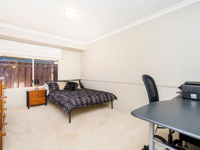 Photo - 10 St Pierre Circuit, Currambine WA 6028 - Image 18