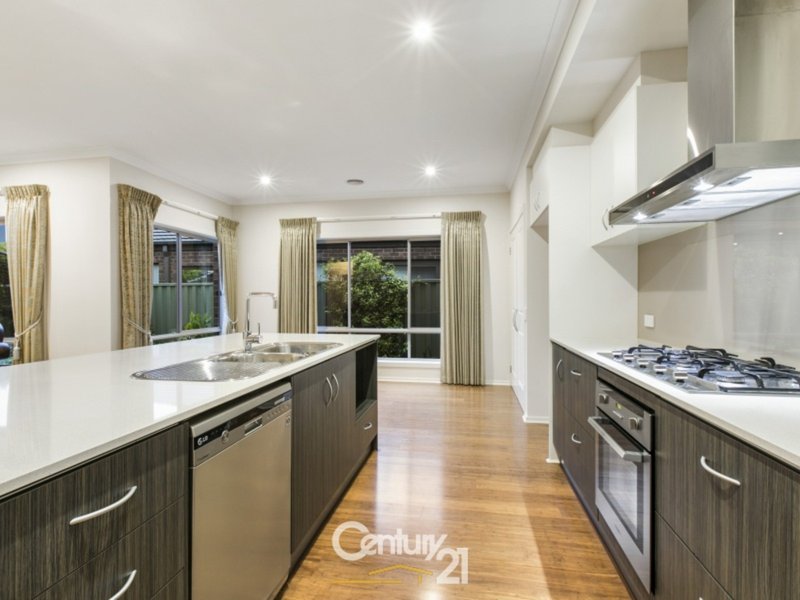 Photo - 10 Stable Street, Pakenham VIC 3810 - Image 3