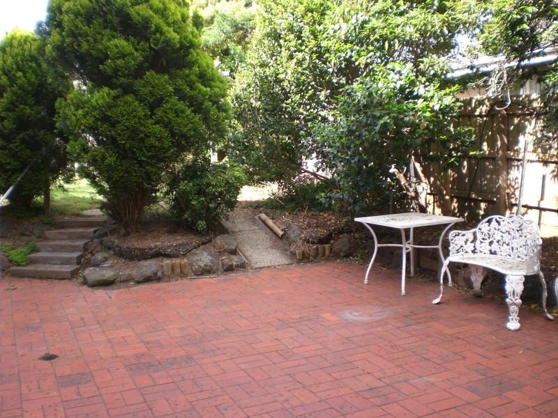 Photo - 10 Stableford Avenue, Glen Waverley VIC 3150 - Image 6