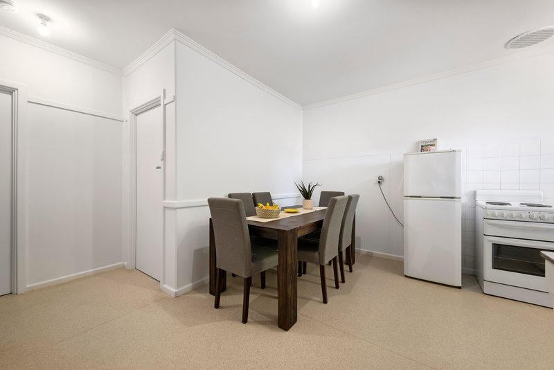 Photo - 10 Stakes Crescent, Elizabeth Downs SA 5113 - Image 8