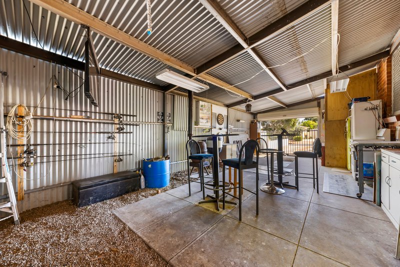 Photo - 10 Stakes Crescent, Elizabeth Downs SA 5113 - Image 14