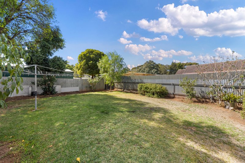 Photo - 10 Stakes Crescent, Elizabeth Downs SA 5113 - Image 15