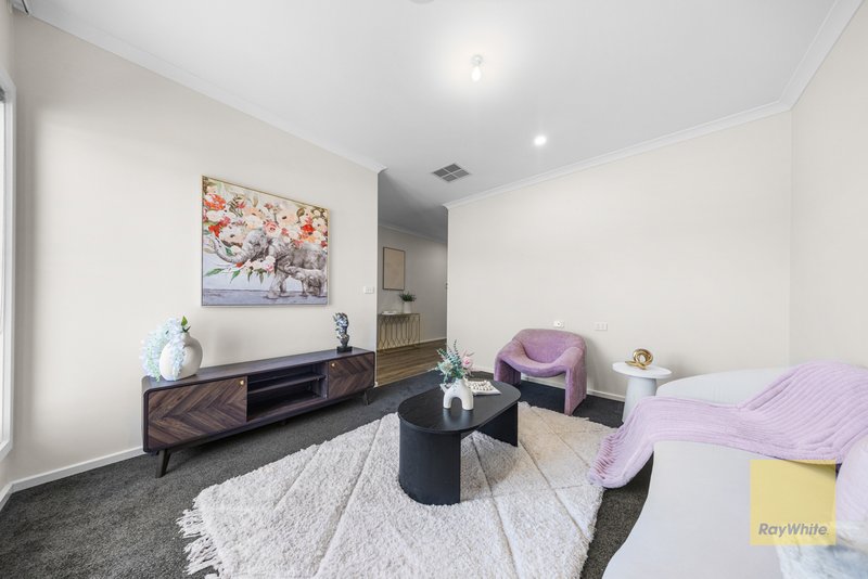 Photo - 10 Stambridge Street, Tarneit VIC 3029 - Image 4