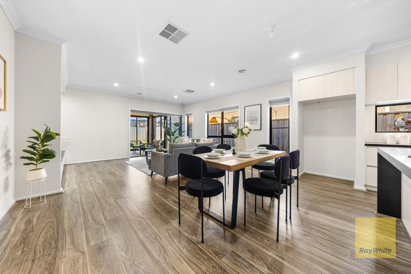 Photo - 10 Stambridge Street, Tarneit VIC 3029 - Image 9