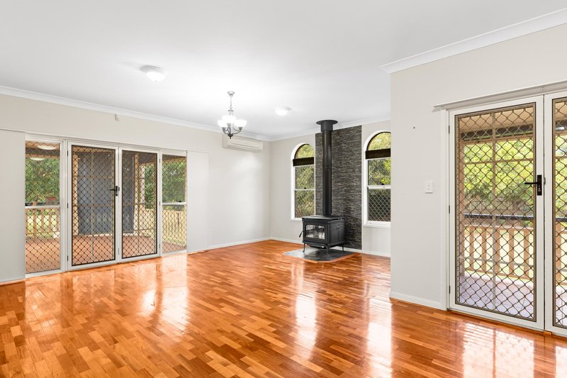 Photo - 10 Stanley Parade, Highfields QLD 4352 - Image 4