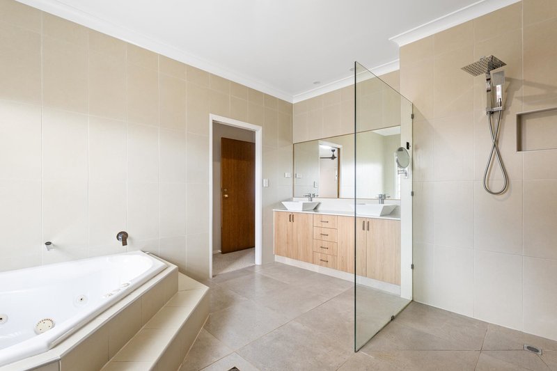 Photo - 10 Stanley Parade, Highfields QLD 4352 - Image 14