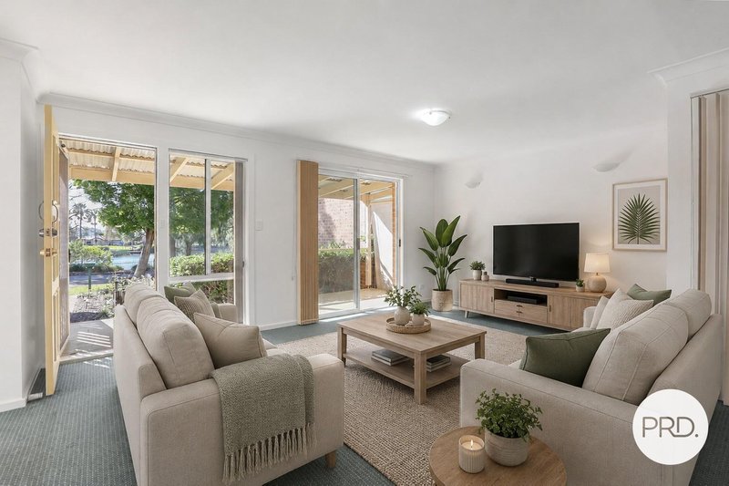 Photo - 10 Stanthorpe Drive, Kanahooka NSW 2530 - Image 1