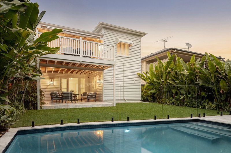 Photo - 10 Stephenson Street, Bardon QLD 4065 - Image 2