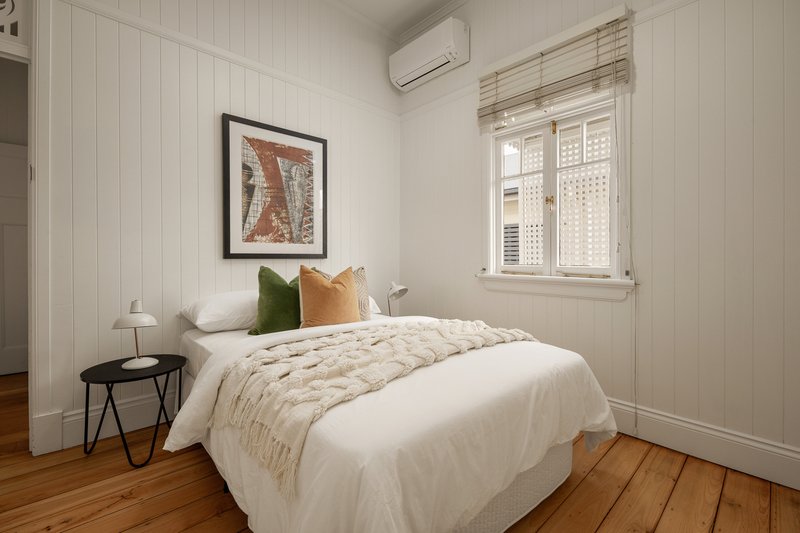 Photo - 10 Stephenson Street, Bardon QLD 4065 - Image 11
