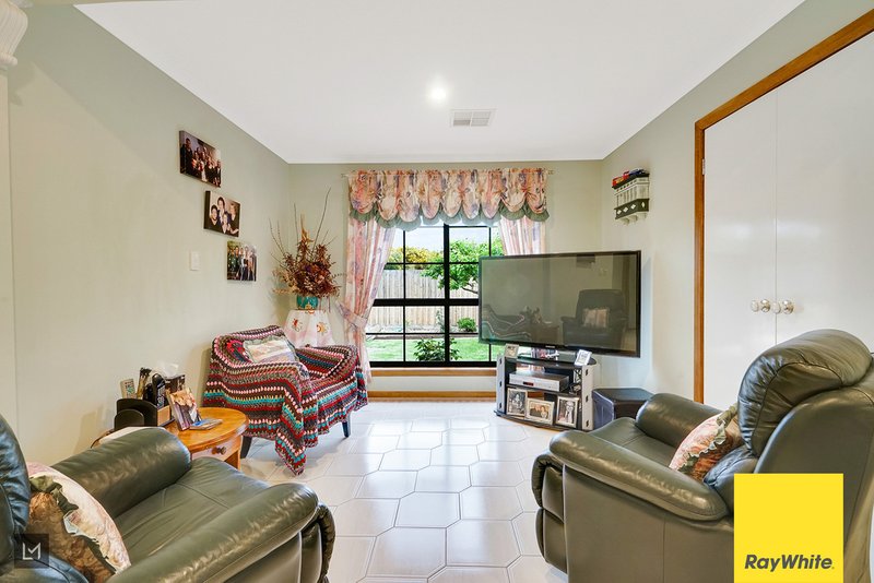 Photo - 10 Stilt Court, Werribee VIC 3030 - Image 8