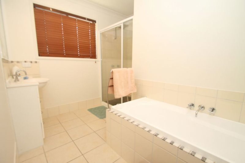 Photo - 10 Stitt Close, Glen Eden QLD 4680 - Image 8