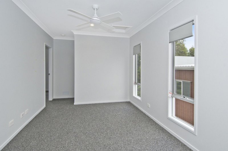 Photo - 10 Stonewood Circuit, Oxenford QLD 4210 - Image 6