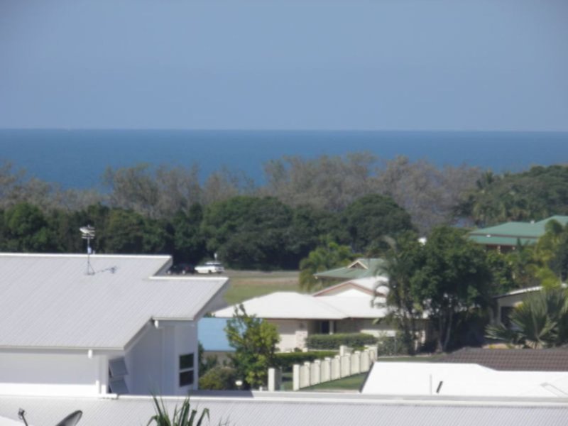 Photo - 10 Stoney Court, Tannum Sands QLD 4680 - Image 3