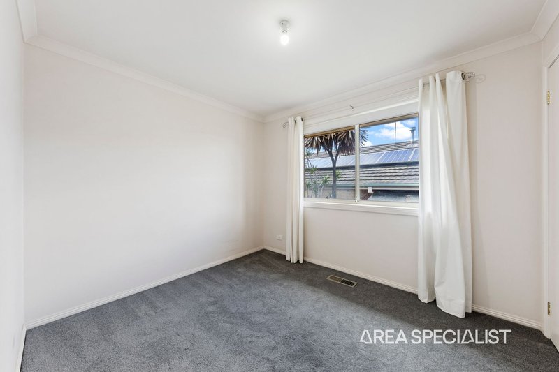 Photo - 10 Stradbroke Close, Berwick VIC 3806 - Image 14